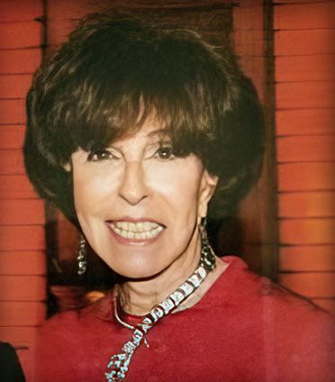 photo of Inventions Academy Art History Instructor Lois Stainman